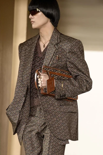 Look 14